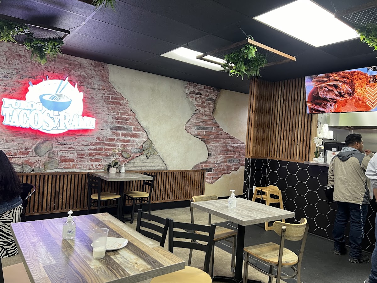 Puros Tacos Y Ramen